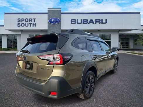 Used 2025 Subaru Outback Onyx Edition image 3