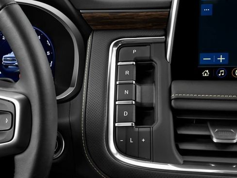 Used 2023 Chevrolet Suburban High Country w/ Advanced Technology Package AWD/4WD image 9