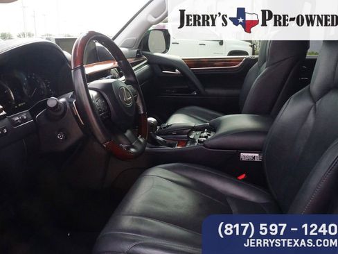 Used 2020 Lexus LX 570 4WD w/ 3rd Row & Luxury Pkg image 21