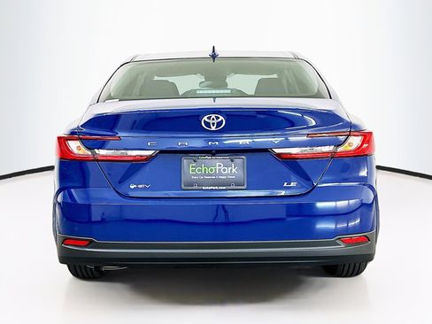 Used 2025 Toyota Camry LE image 7