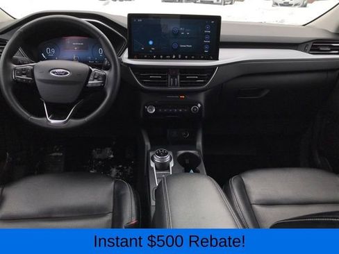 Used 2023 Ford Escape Platinum image 3
