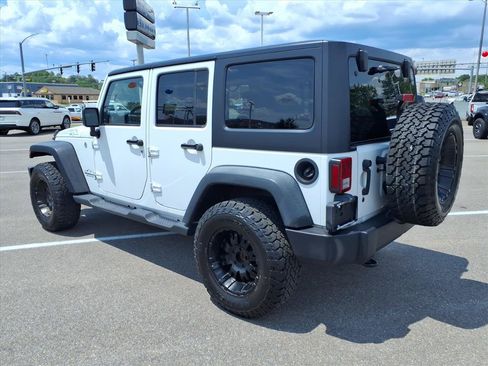 Used 2017 Jeep Wrangler Unlimited Sport w/ Quick Order Package 24S AWD/4WD image 3