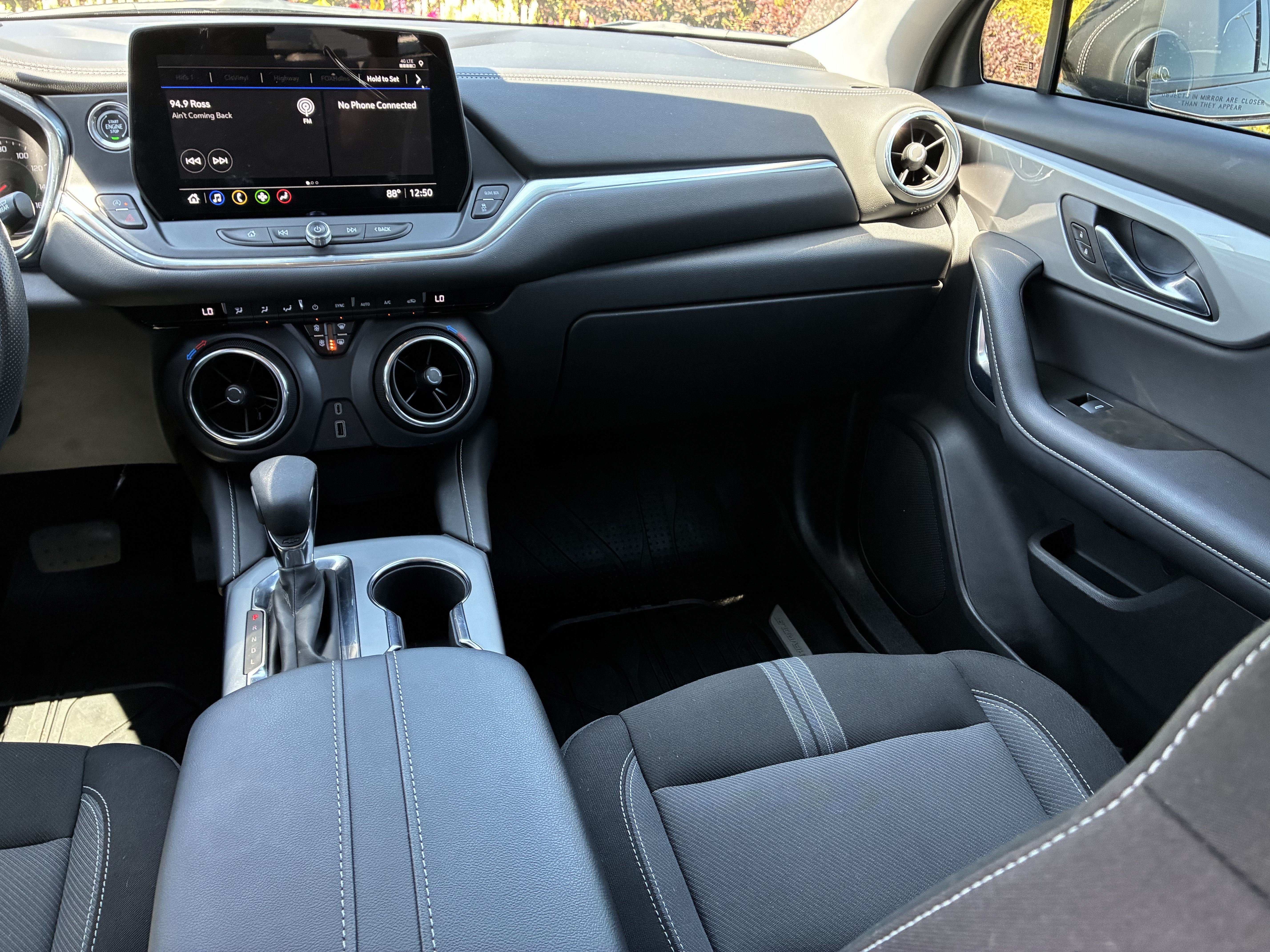 Used 2023 Chevrolet Blazer LT w/ Midnight/Sport Edition FWD image 19