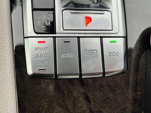 Used 2013 Mercedes-Benz SL 550 w/ Premium Pkg image 31