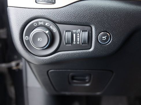 Used 2014 Jeep Cherokee Limited AWD/4WD image 37