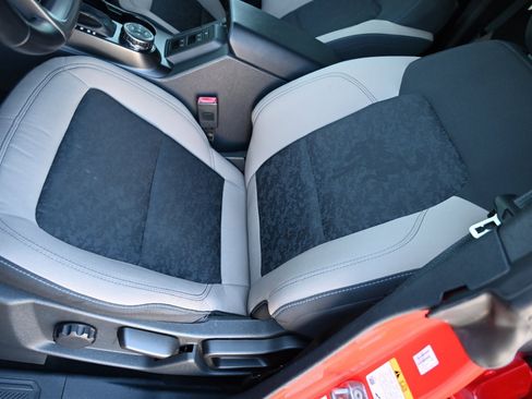 Used 2022 Ford Bronco Wildtrak image 11