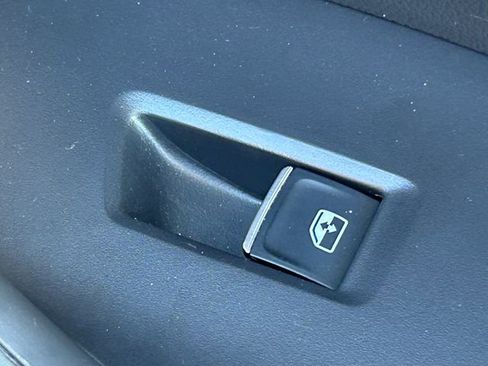 Used 2022 Volkswagen Jetta SE FWD image 36