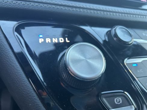 Used 2020 Chrysler Pacifica Limited w/ Advanced Safetytec Group image 48