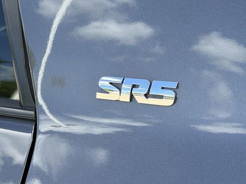 Used 2017 Toyota 4Runner SR5 RWD image 9