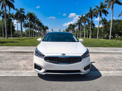 Used 2019 Kia Cadenza Limited FWD image 3