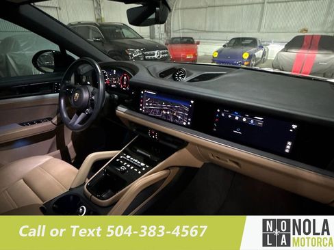 Used 2024 Porsche Cayenne Coupe image 33