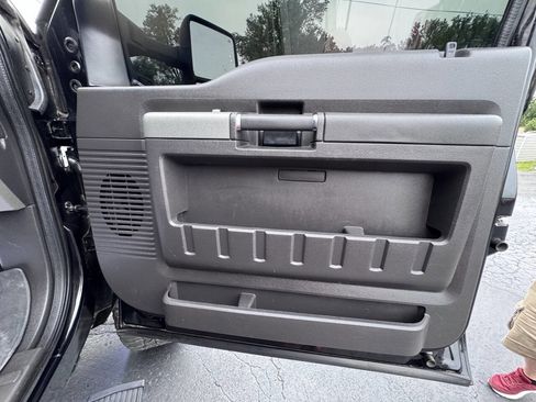 Used 2011 Ford F250 Lariat w/ Lariat Interior Pkg AWD/4WD image 49