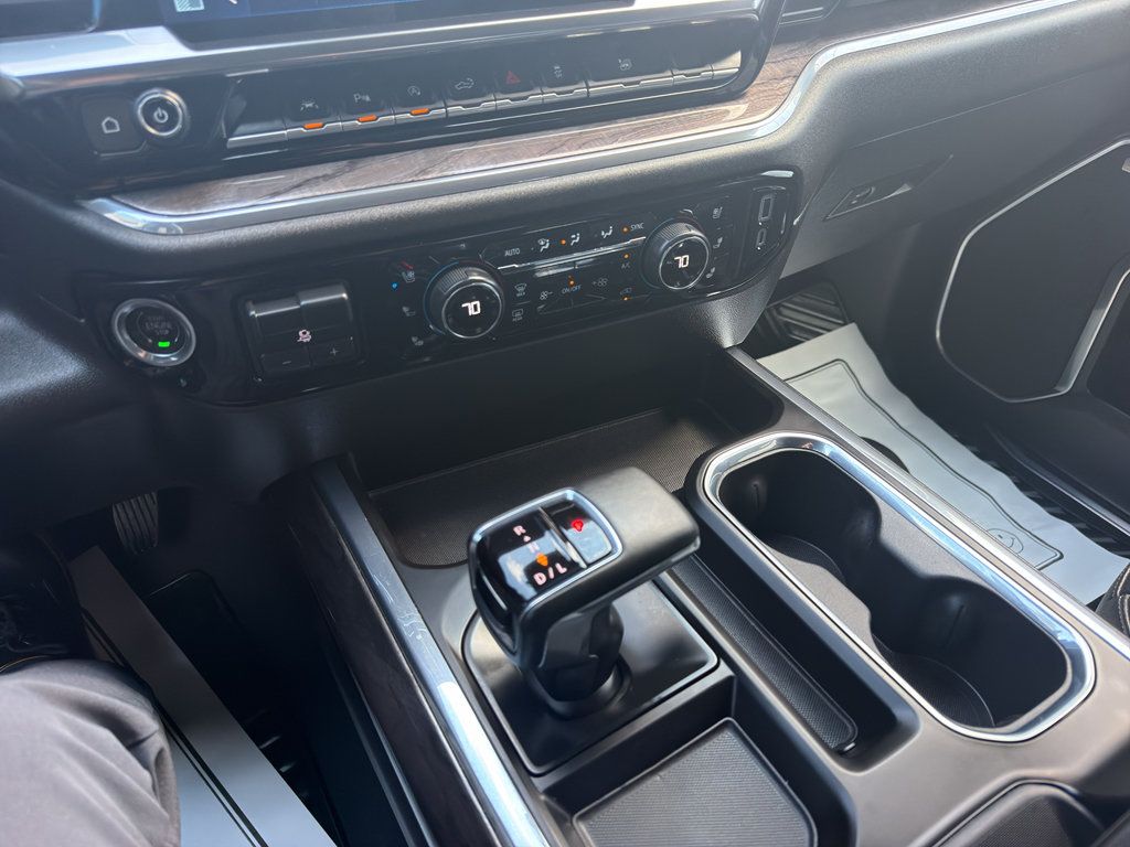 Used 2023 Chevrolet Silverado 1500 LTZ AWD/4WD image 19