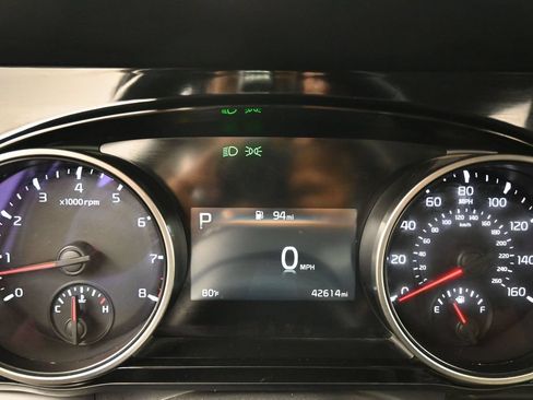 Used 2024 Kia Carnival EX FWD image 17