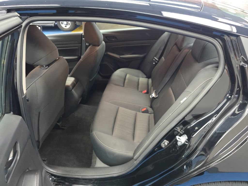 Used 2024 Nissan Altima 2.5 SV FWD image 10