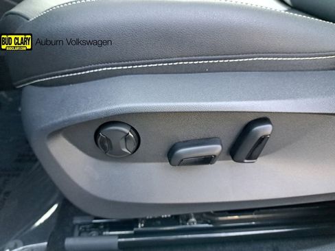 New 2025 Volkswagen Taos SEL AWD/4WD image 35