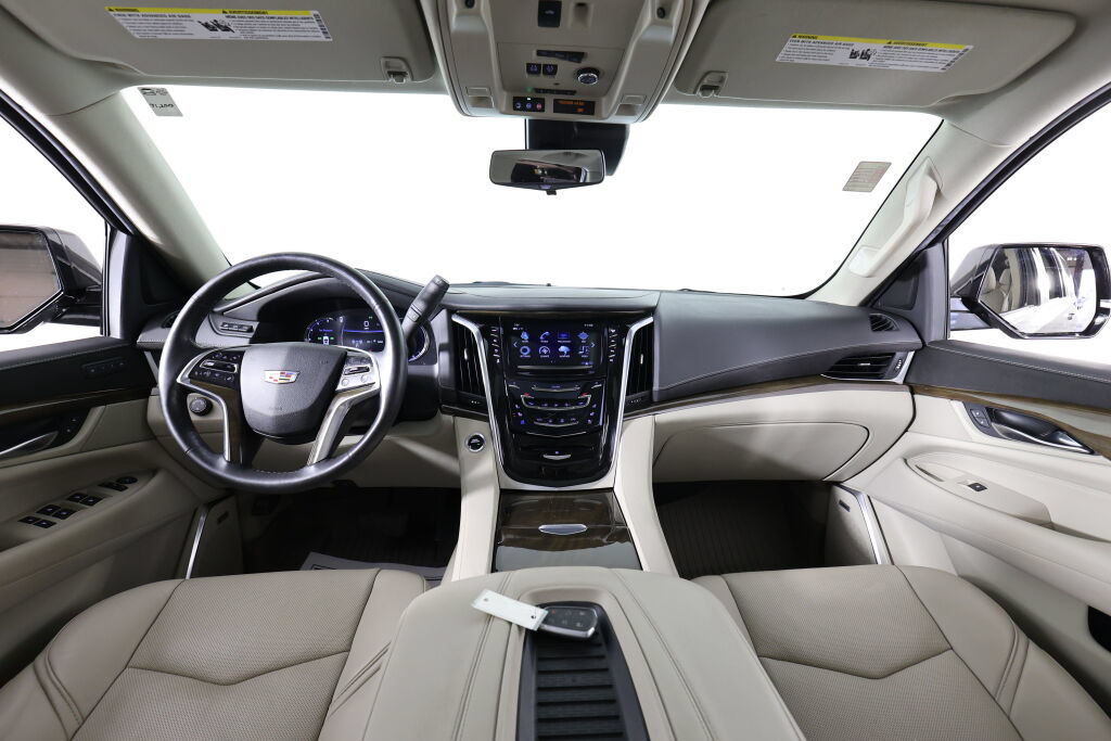 Used 2020 Cadillac Escalade Luxury AWD/4WD image 30