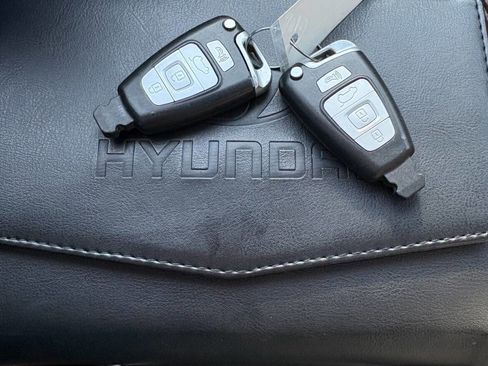 Used 2012 Hyundai Veracruz Limited image 16