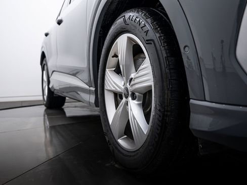 Used 2024 Audi Q4 e-tron Prestige image 19