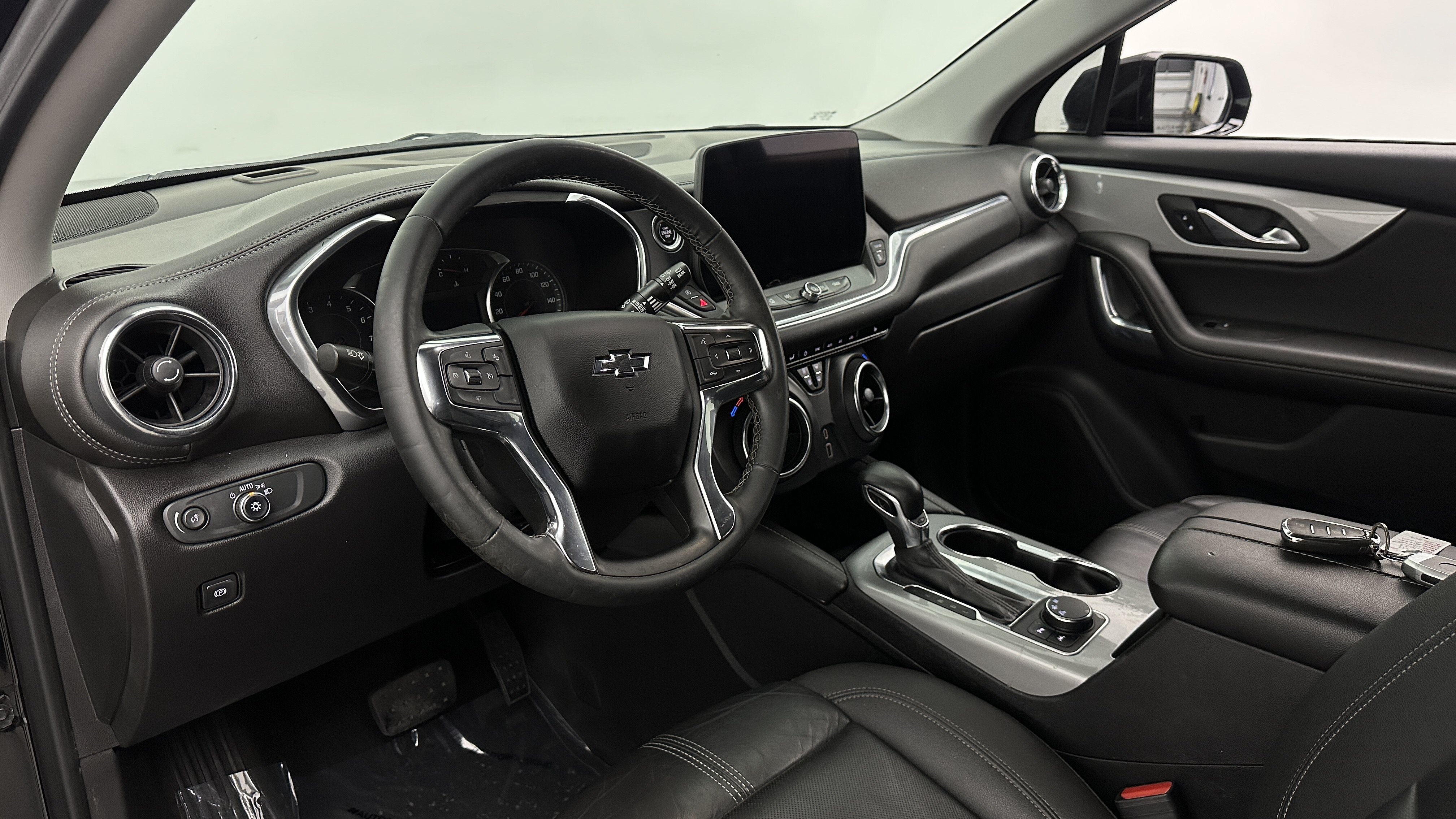 Used 2023 Chevrolet Blazer LT FWD image 11