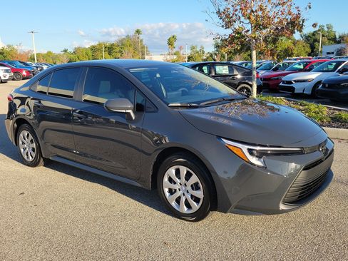 Used 2026 Toyota Corolla LE image 2