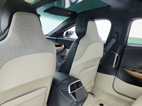 Used 2024 Lucid Air Touring image 30