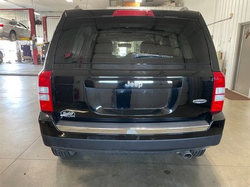 Used 2016 Jeep Patriot High Altitude image 7
