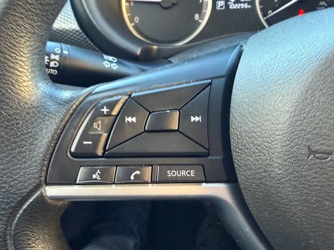 Used 2019 Nissan Kicks S image 13