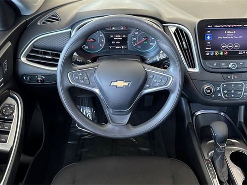 Used 2022 Chevrolet Malibu LT image 16
