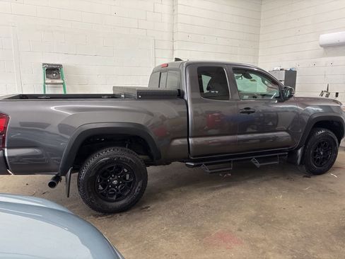 Used 2019 Toyota Tacoma SR w/ SX Package image 8