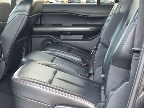 Used 2024 Ford Expedition Max XLT image 18