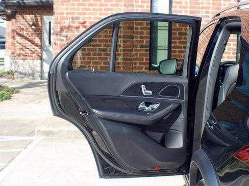 Used 2025 Mercedes-Benz GLE 350 4MATIC w/ 3rd Row Seat Package image 48