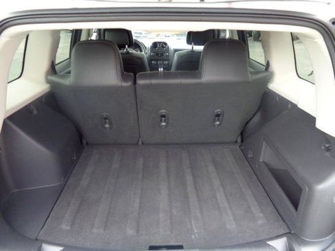 Used 2016 Jeep Patriot High Altitude AWD/4WD image 35