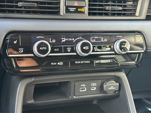 New 2025 Honda Pilot Touring image 23