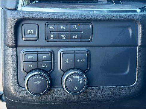 Used 2025 Chevrolet Tahoe LT AWD/4WD image 35