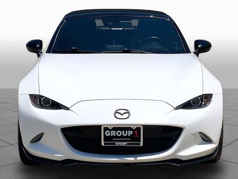 Used 2021 MAZDA MX-5 Miata Club RWD image 4