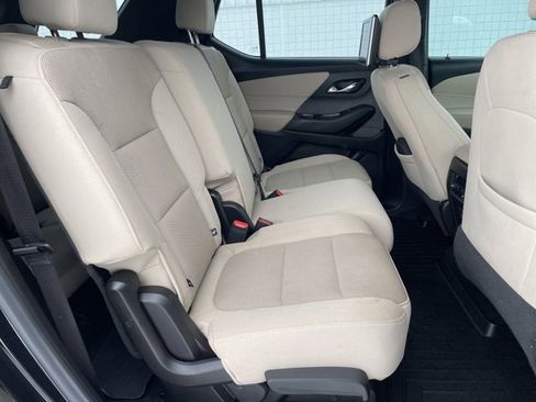 Used 2022 Chevrolet Traverse LS image 15