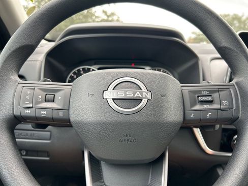 Used 2025 Nissan Rogue S image 17