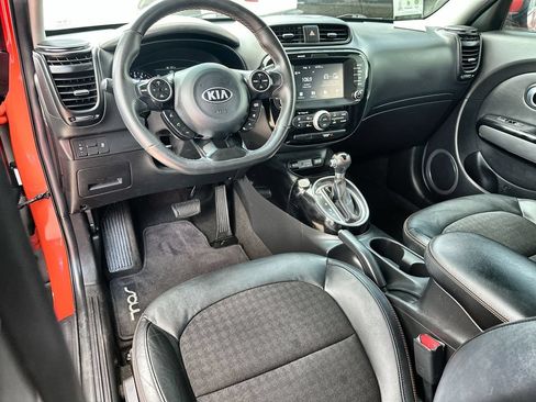 Used 2018 Kia Soul ! FWD image 20