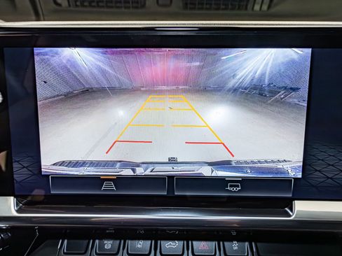 Used 2024 GMC Sierra 2500 SLE w/ SLE Convenience Package image 19