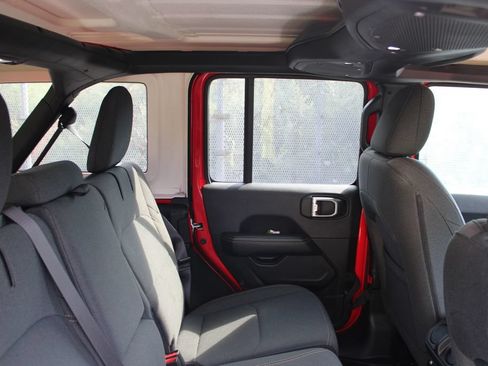 Used 2024 Jeep Wrangler Unlimited Sahara AWD/4WD image 22