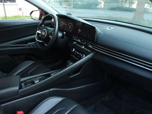 Used 2025 Hyundai Elantra SEL FWD image 23