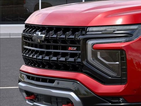 New 2026 Chevrolet Suburban Z71 w/ Z71 Off-Road Package AWD/4WD image 16
