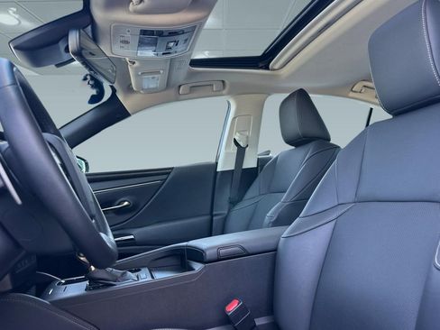 Certified 2025 Lexus ES 350 w/ Premium Package FWD image 16