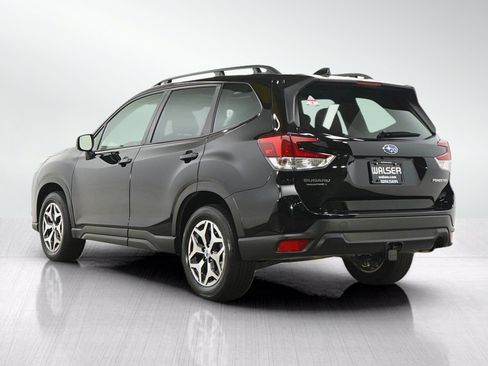 Used 2024 Subaru Forester Premium AWD/4WD image 3