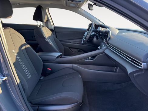 New 2025 Hyundai Elantra SEL image 17