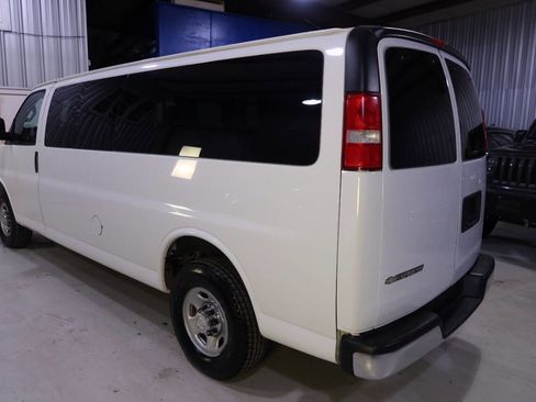 Used 2019 Chevrolet Express 3500 LT w/ LT Preferred Equipment Group image 3