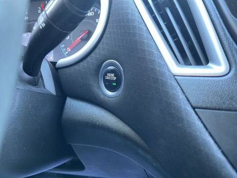 Used 2022 Chevrolet Malibu RS image 17