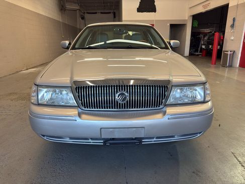 Used 2004 Mercury Grand Marquis LS RWD image 2