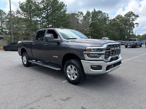 Used 2026 RAM 2500 Big Horn AWD/4WD image 4